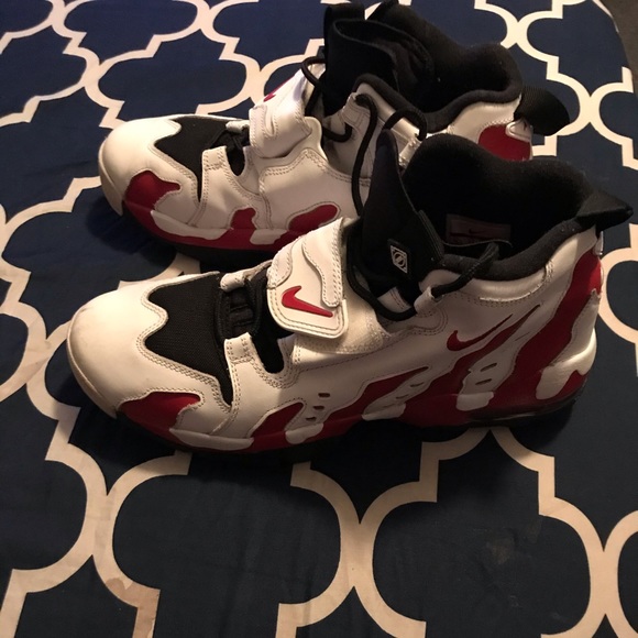 Men’s size 10.5 Nike shoes - Picture 2 of 6
